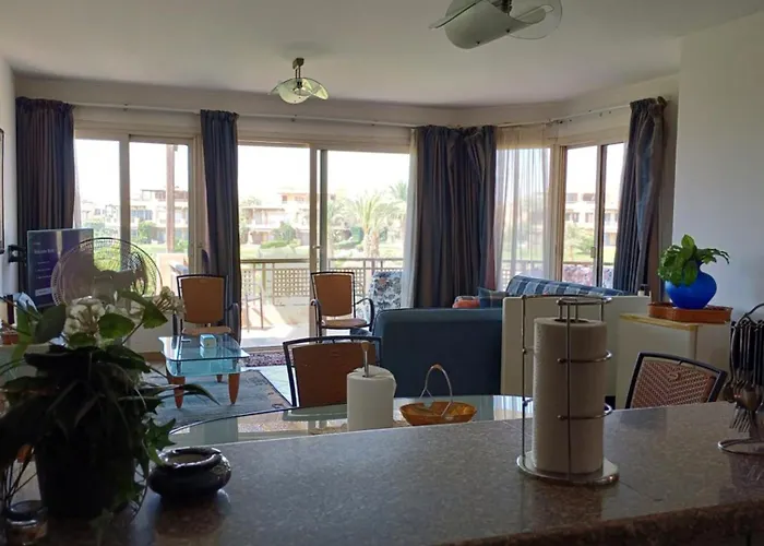 3 Bedroom Sunset Haven By The Sea *