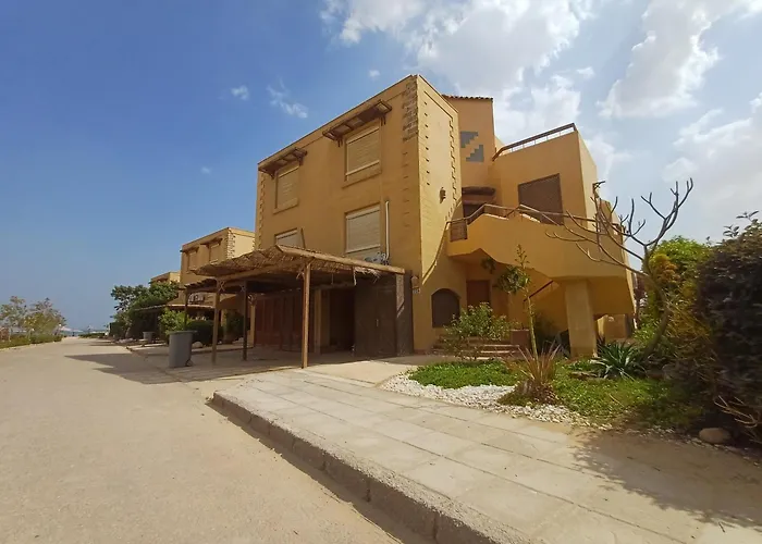Apartman 3 Bedroom Sunset Haven By The Sea Ajn-Szuhna