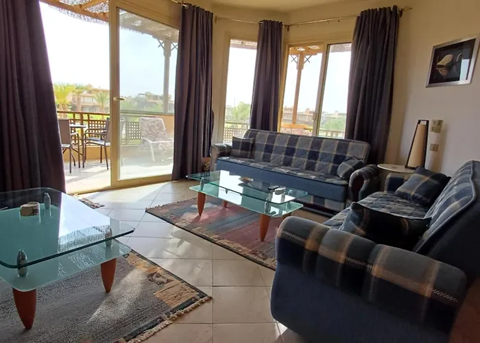 3 Bedroom Sunset Haven By The Sea *
