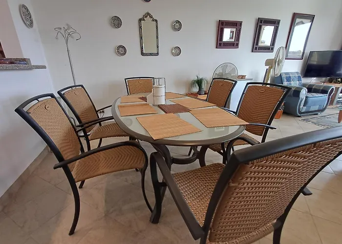 3 Bedroom Sunset Haven By The Sea Apartman *