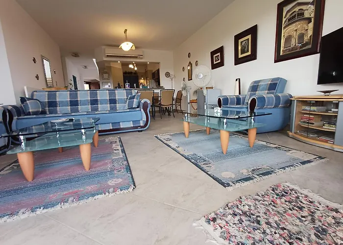 3 Bedroom Sunset Haven By The Sea *