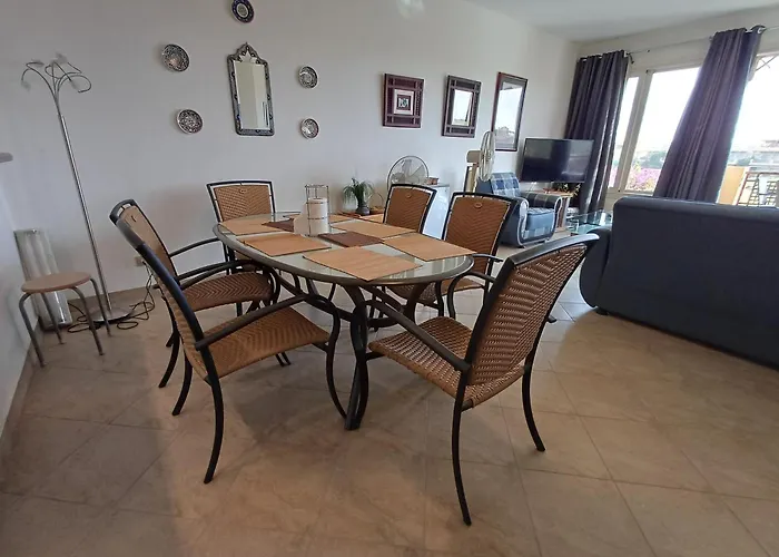 Apartman 3 Bedroom Sunset Haven By The Sea *
